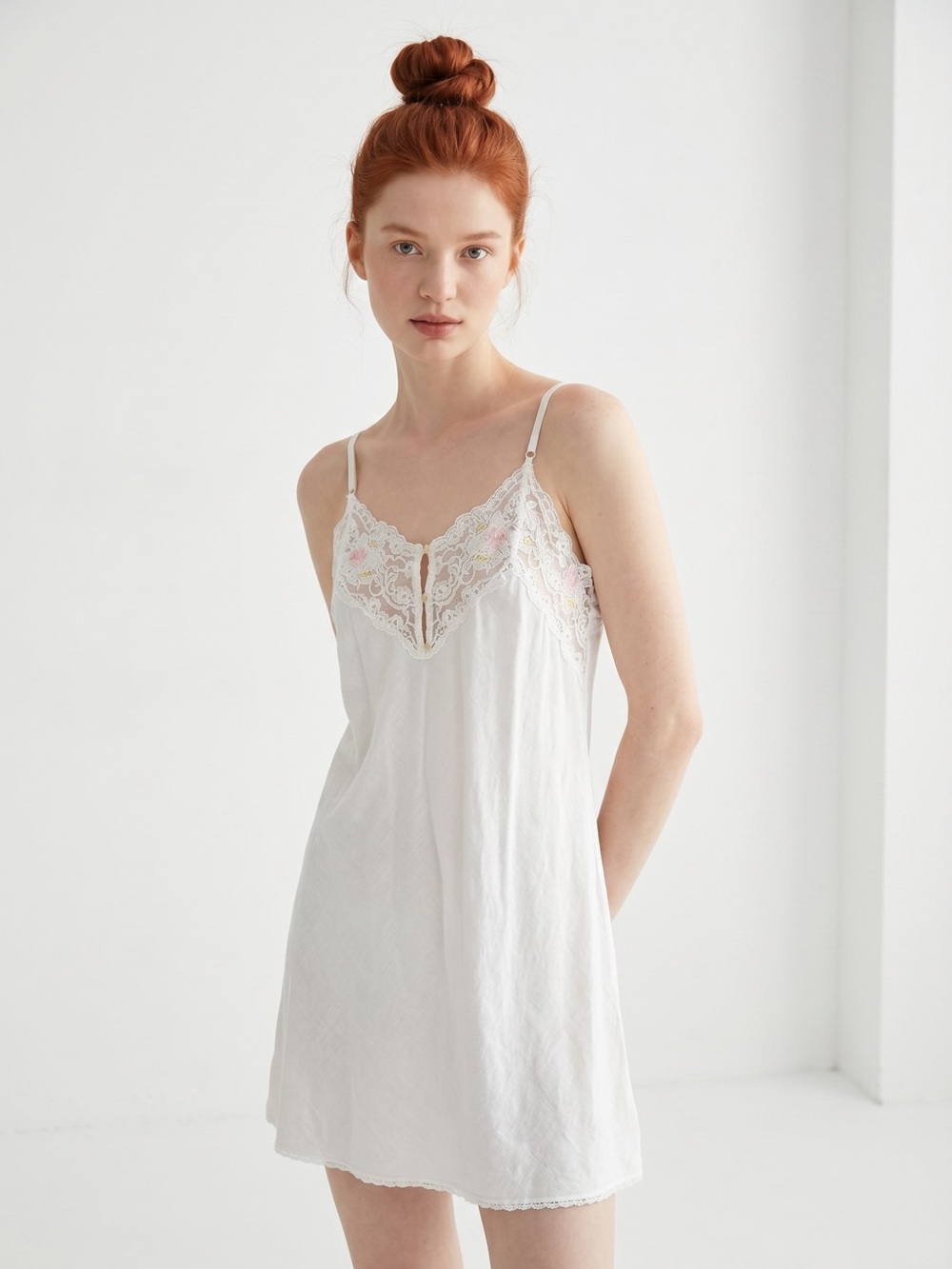 Vintage Sara Beth Off-White Lace-Trim Chemise Slip. Whimsical. Cottagecore